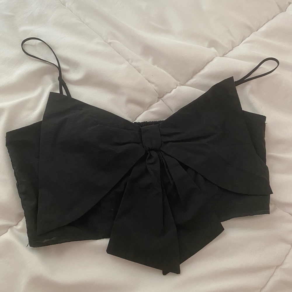 Black bow top